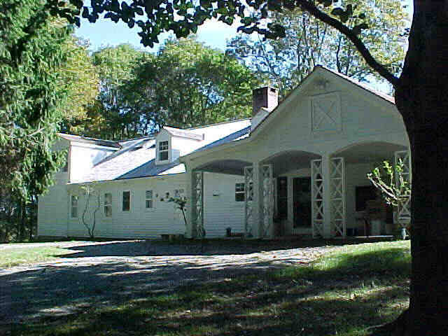 Building photograph for 313 INTERLAKEN ROAD